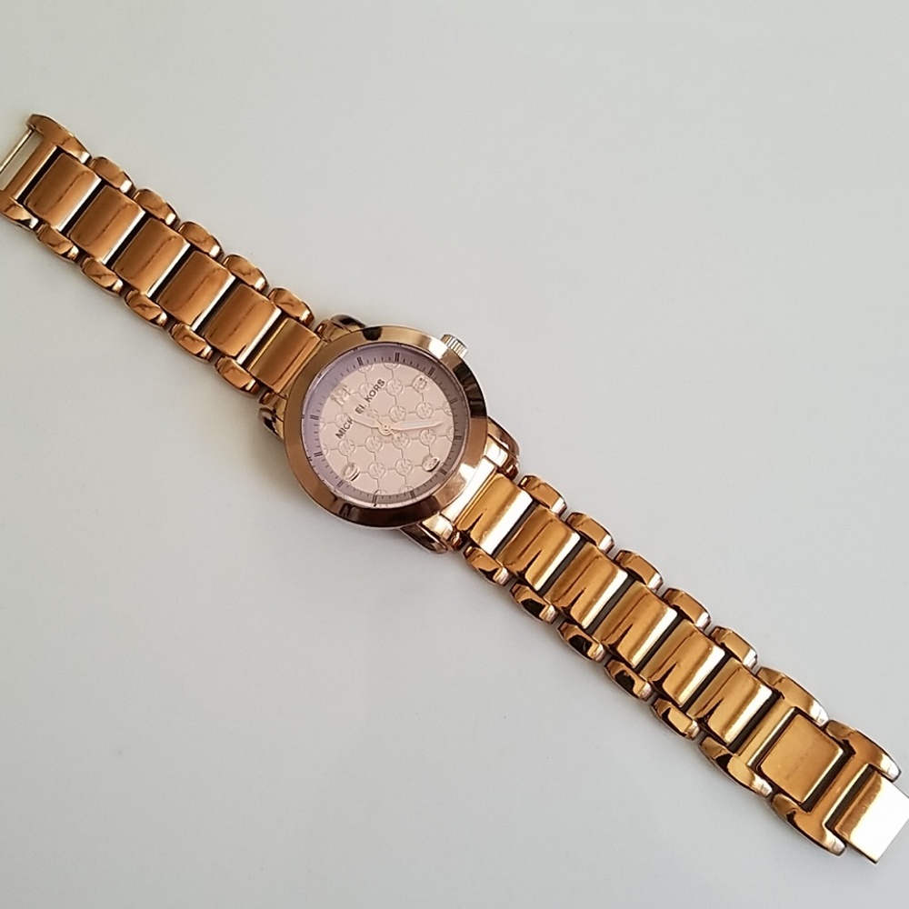 🎀SEE NEW LISTING🎀 Michael Kors Rose Gold Watch - Picture 7 of 8